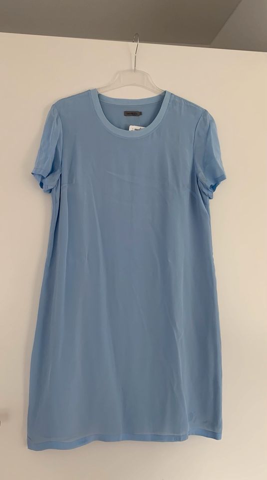 Kleid von Calvin Klein Jeans, Größe L, blau in Wiesbaden