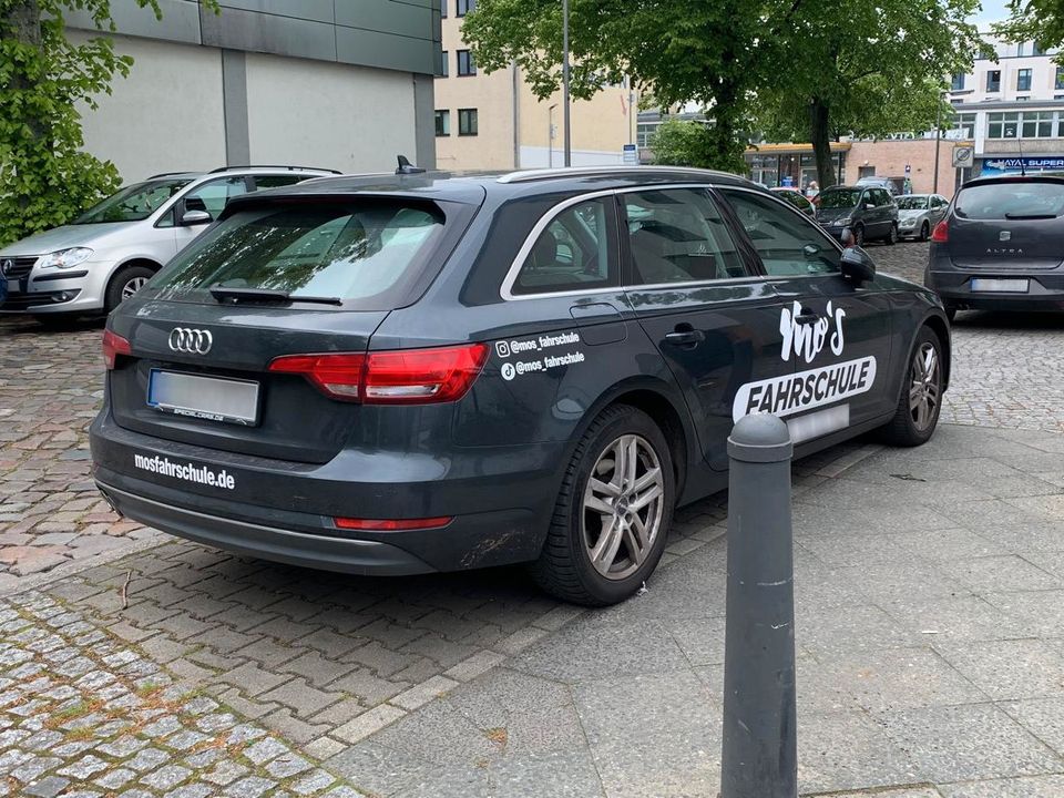 Audi A4 Avant B8, Diesel, Automatik, Fahrschulauto, gebraucht in Berlin