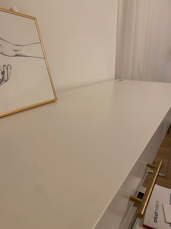 Ikea Micke Schreibtisch weiß 142 x 50 in Berlin