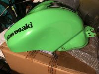 Zx10R 06-07 Original Tank / Gebraucht sehr gut Zustand Brandenburg - Hennigsdorf Vorschau