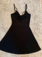 Bershka Kleid XS Ausschnitt schwarz Saarland - Weiskirchen Vorschau