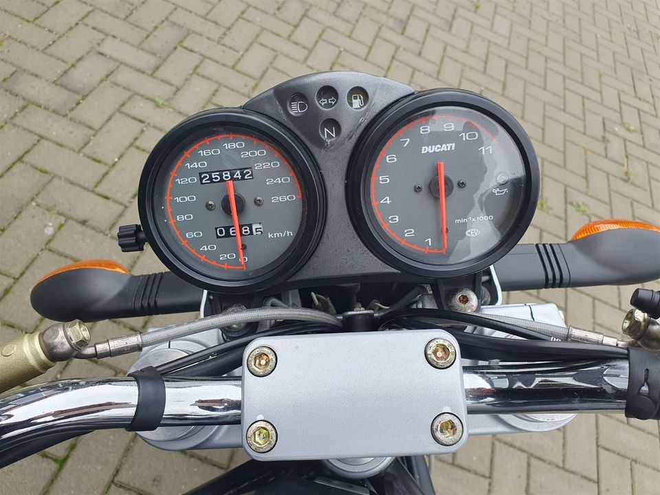 Ducati Monster 900 in Hilzingen
