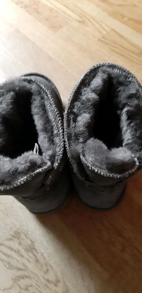 Sehr warme,schöne Winterstiefel gr.30 in Bockenem