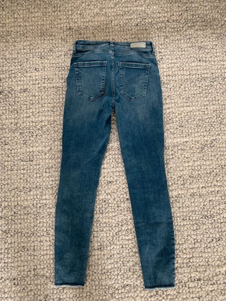 Only Jeans 34, ripped Jeans XS, used Look, Skinny in Böblingen