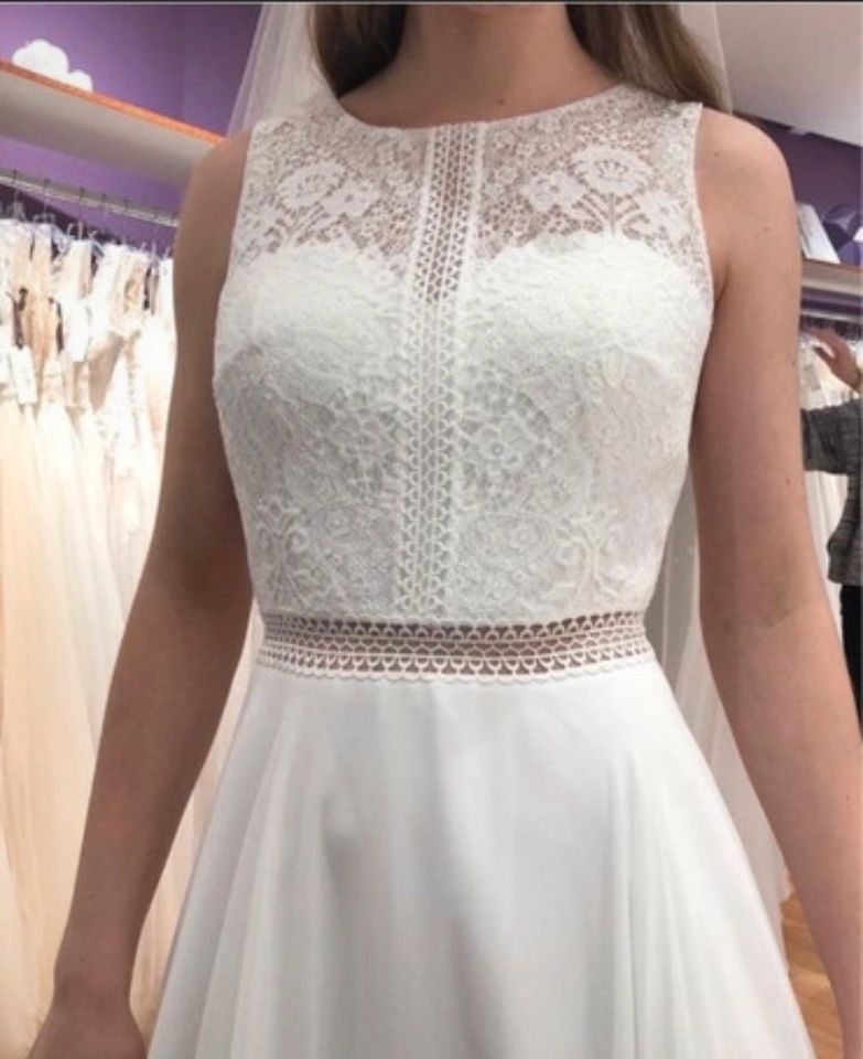 Brautkleid von Lili Gr.36 Hochzeitskleid weiß/Creme in Dresden