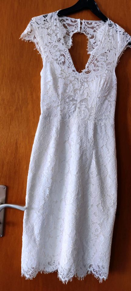 Hochzeitskleid / Standesamt  von IVY OAK, creme-weiß Gr. 32 in Bebra