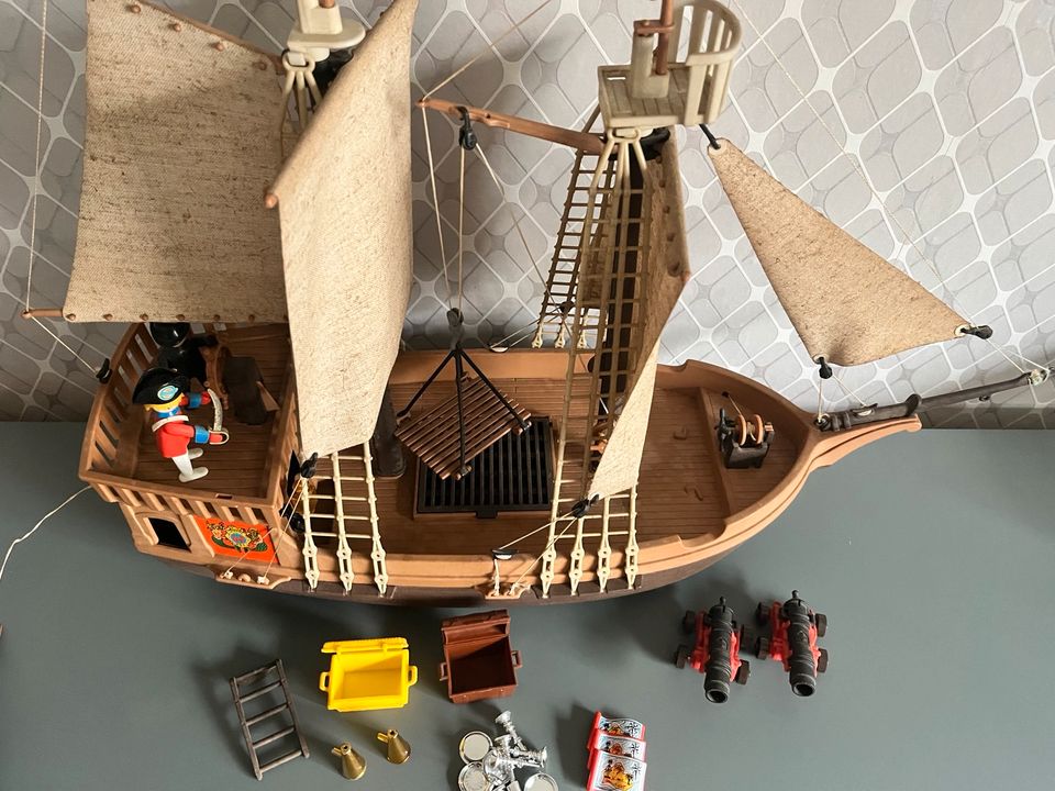 altes Playmobil Piratenschiff 3550 - Vintage / 80er Jahre in Calberlah