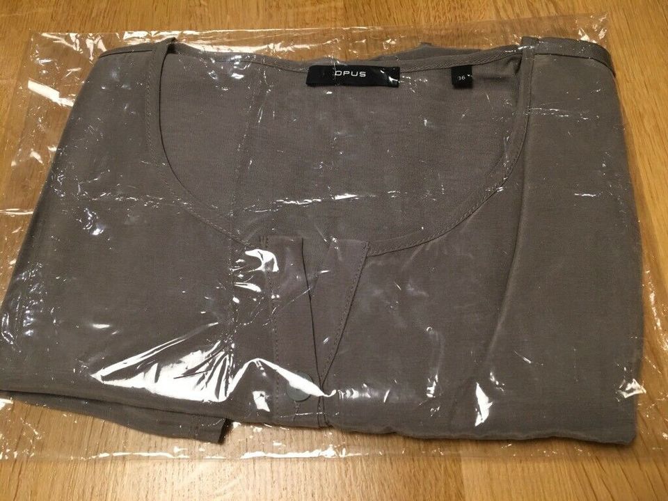 NEU Opus Shirt Gr 36 mit V-Ausschnitt- Original verpackt in Ladbergen