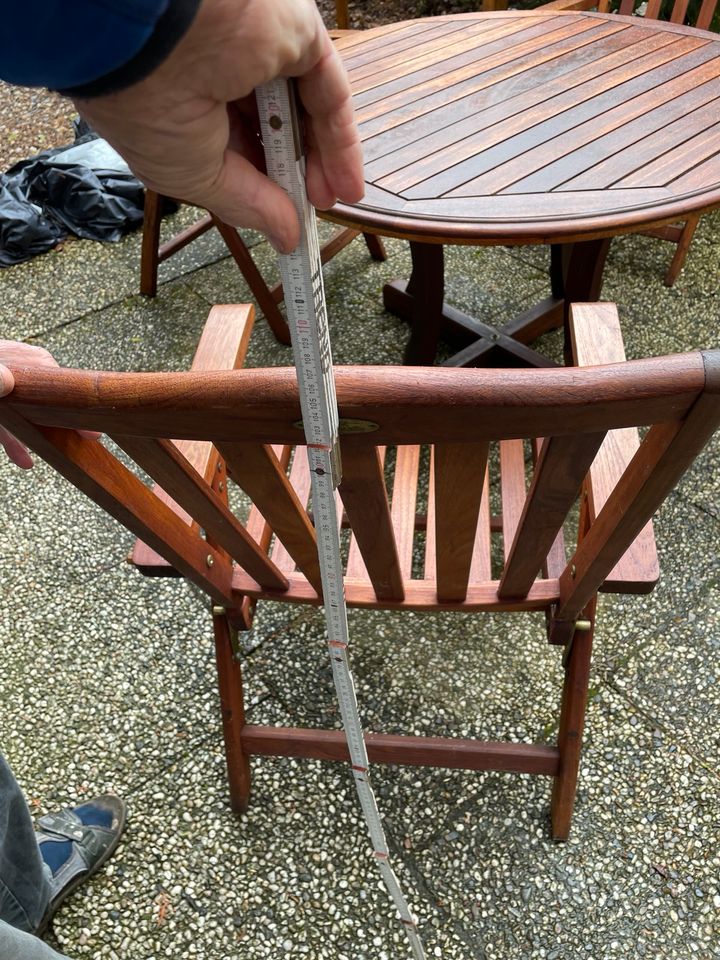 4 Stühle, Teak von Queens Garden mit Tisch, Auflagen in Dortmund