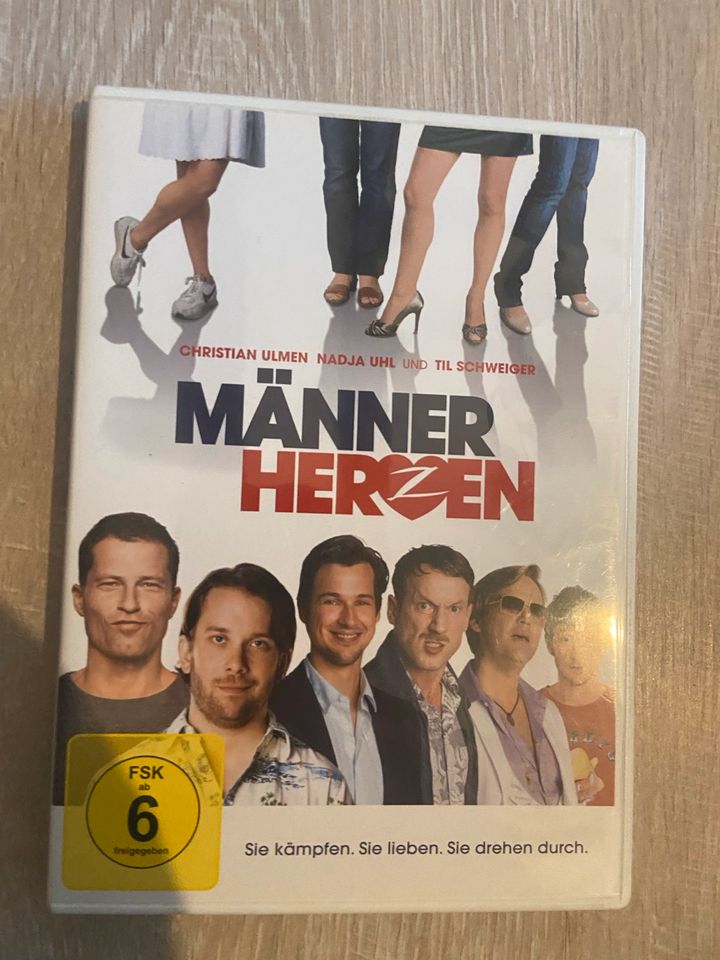 Verschiedene Blu-Rays und DVDs in Steinau an der Straße