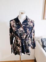 *NEU* Lockere Bluse Blumen Floral München - Au-Haidhausen Vorschau