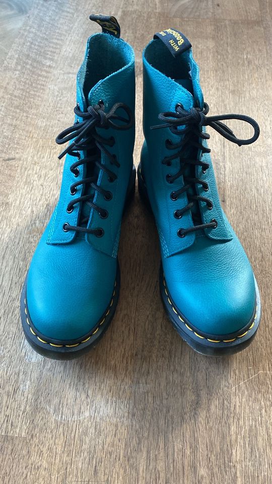 Doc Martens Gr 41 , Türkis, Leder, Absolut neuwertig!!!! in Schwabmünchen