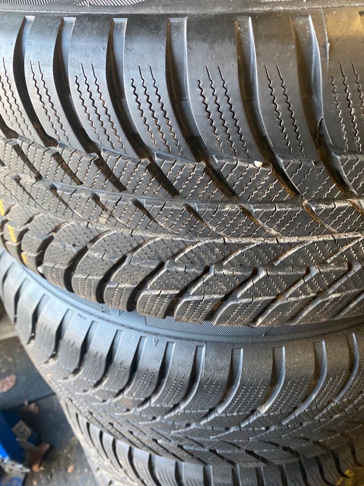 225 50 R17 98H Winterräder BMW 3er 4er Bridgestone Winterreifen in Iserlohn