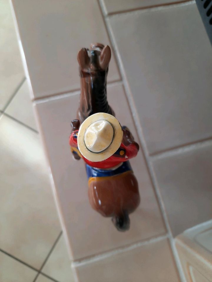 Canadian Mountie Horse Vintage Keramik Figur/Pferd mit Reiter in Wiernsheim