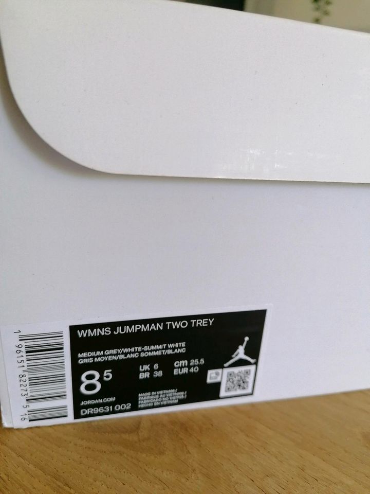 Nike Jordan's Jumpman Two Trey / NEU!! in Dortmund