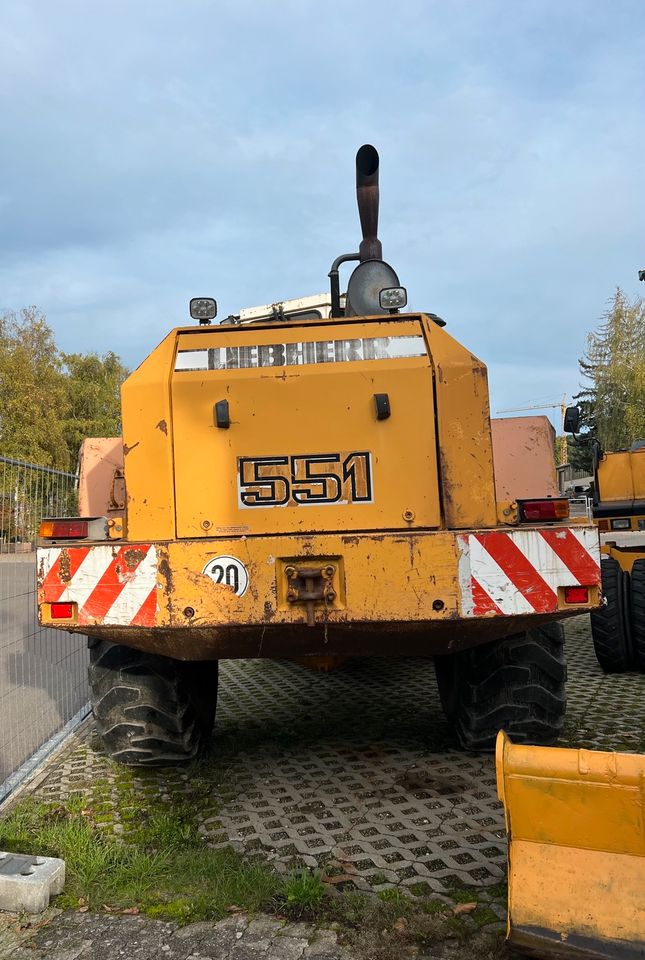 Radlader Liebherr 551 Schaufel 4m3 Top 21500kg in Gemmrigheim