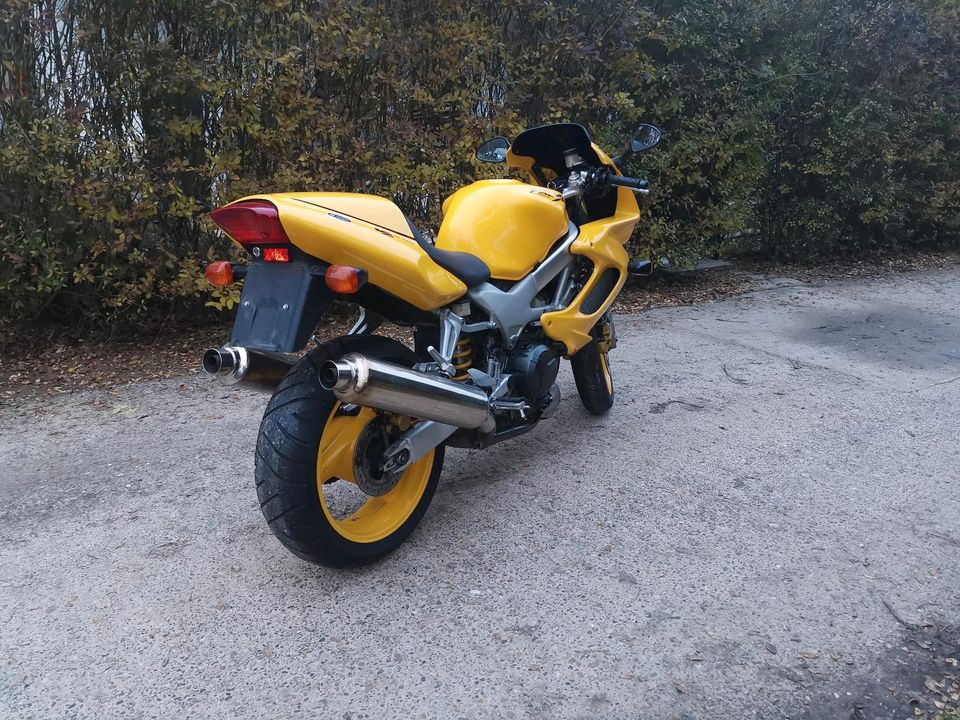 Honda VTR 1000 Firestorm SC 36 Higgens Vergaser Leovince Auspuff in Weingarten