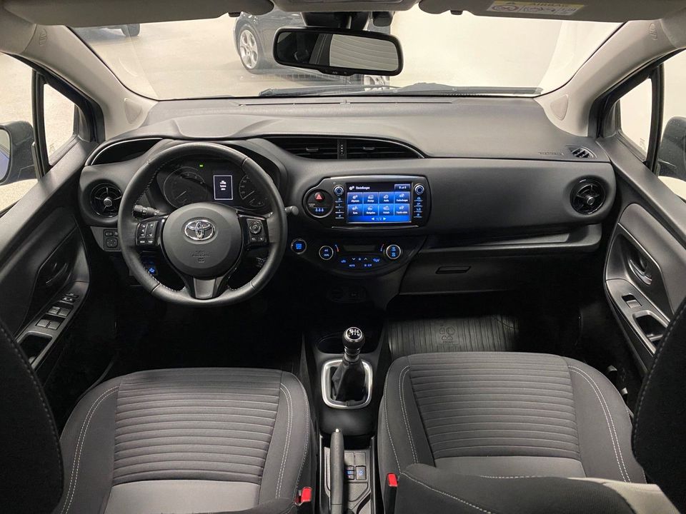 Toyota Yaris 1,5-l-Dual-VVT-iE Comfort+KAMERA+NAVI+SHZ+ in Paderborn