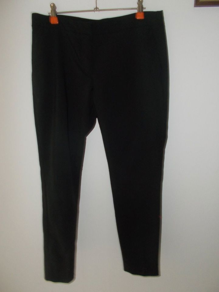 Schwarze  Da. Hose  Gr 40   H & M in Hersbruck