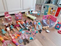 Barbies mit Haus & Möbel Nordrhein-Westfalen - Bestwig Vorschau