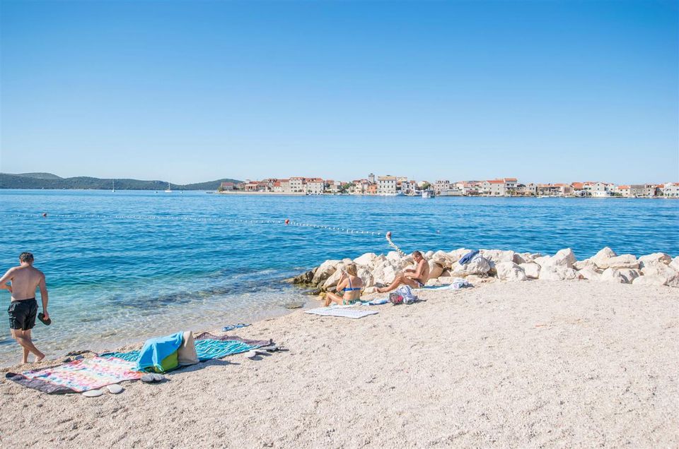 Strandnahe Ferienwohnung für 6 Personen in Brodarica bei Sibenik in Traben-Trarbach