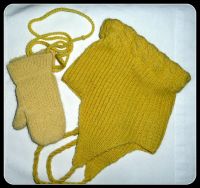 Babymütze und Handschuhe, Vintage, Handarbeit Rheinland-Pfalz - Niederfischbach Vorschau