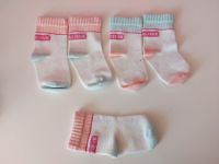 geschätzt Größe 19 - 22+ - 2 Paar Babysocken, Strümpfe, Mädchen Hessen - Taunusstein Vorschau