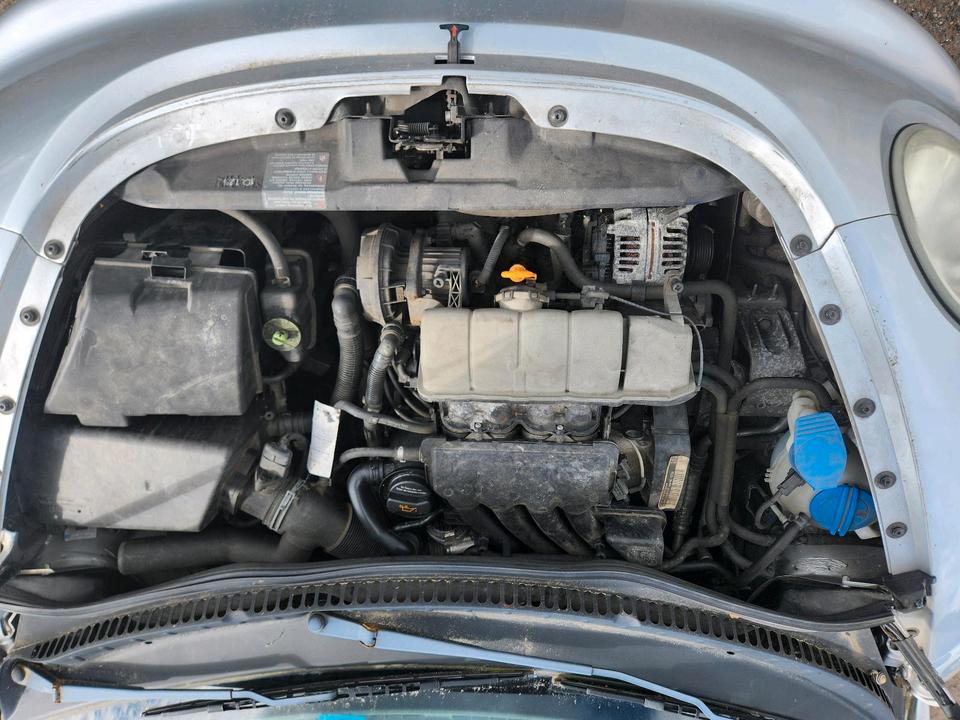 Schlachtfest! VW New Beetle Cabrio 2,0 AZJ EGT 2004 silber LA7W in Eschweiler
