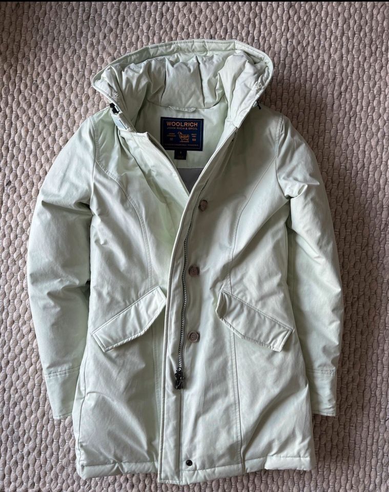 NEU Woolrich Parka S mint Damen in Düsseldorf