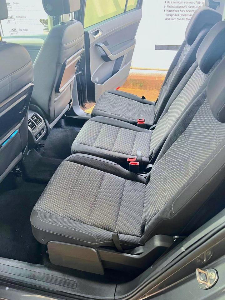 VW Touran 1,6 TDI SCR  BMT  Comfortline 7 Sitzer Start-Stopp in Arnstadt
