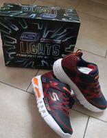 Skechers Gr. 35 mit Licht Sachsen-Anhalt - Magdeburg Vorschau