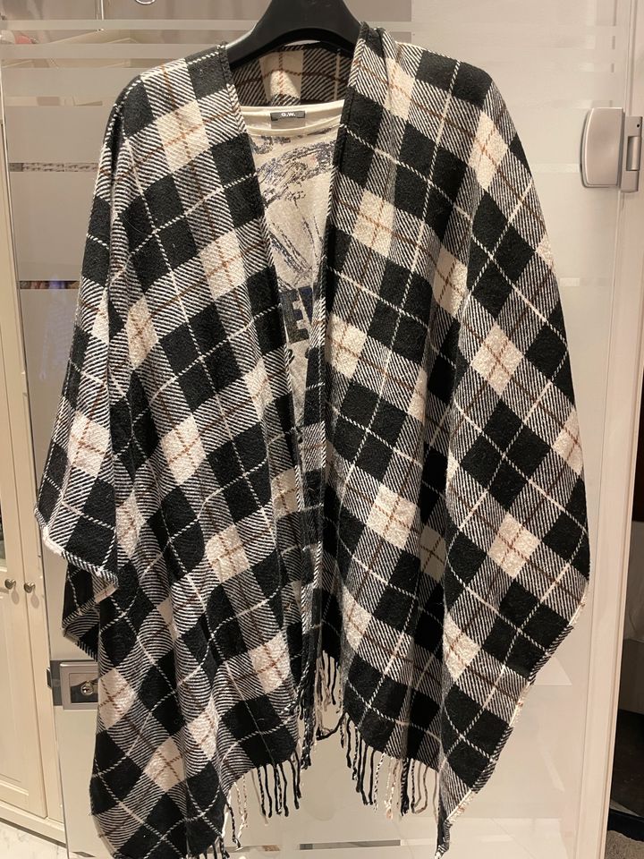 NEU OVP Luxus Gerry Weber 46 XXL Kunstpelz Jacke web-Pelz-Mantel in Dreieich