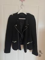 Schwarze Zara Woman Jacke mit Reißverschluss-Details – Größe L Hessen - Obertshausen Vorschau