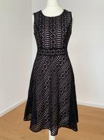 DKNY Spitzenkleid Midi Kleid schwarz Gr. XS neuwertig Bayern - Weßling Vorschau
