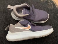 Nike Turnschuhe Gr. 27 Baden-Württemberg - Urbach Vorschau