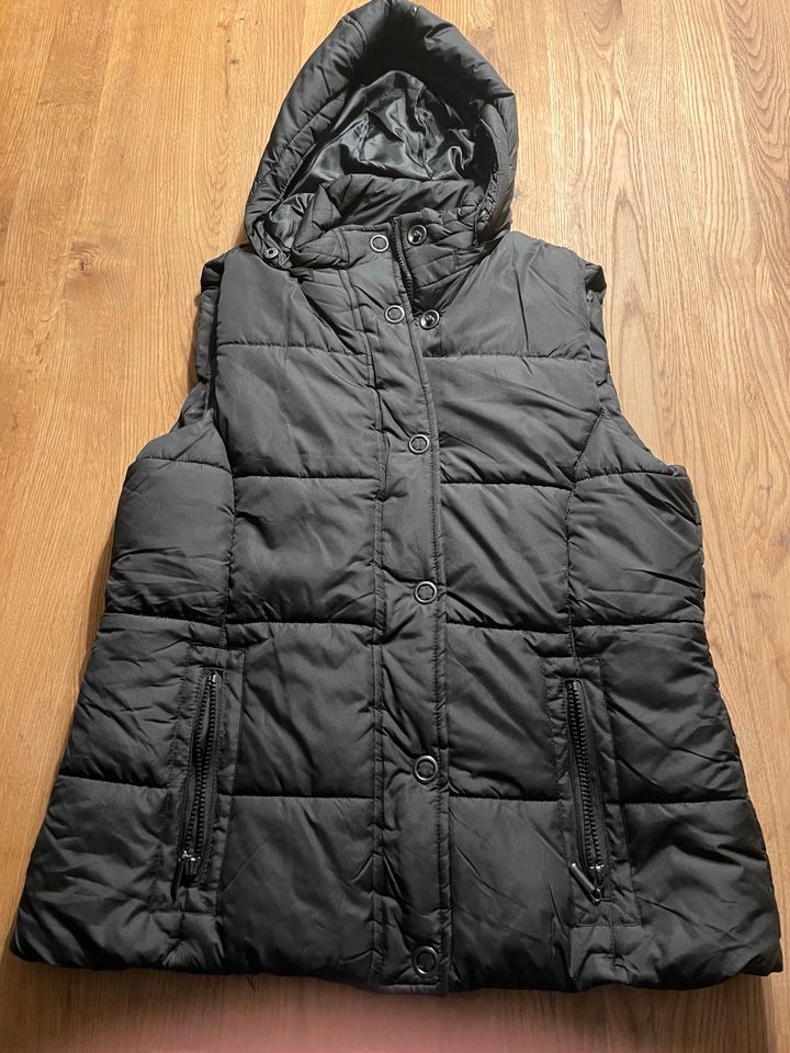 Schwarze Steppjacke ohne Ärmel Weste Winter warm Jacke Größe L in Böhl-Iggelheim