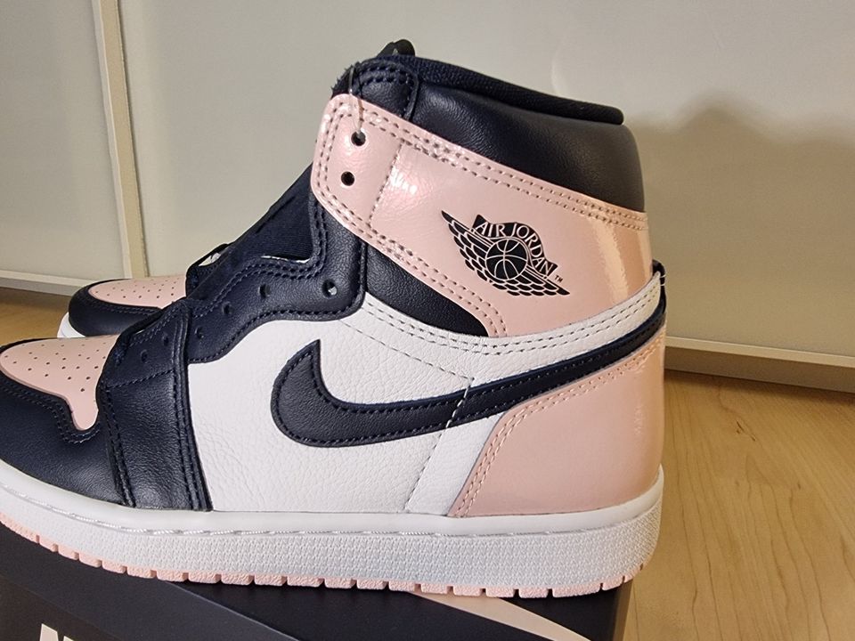 Jordan 1 High OG Atmosphere EU 39 / US W 8 in Dingolshausen