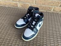 Nike Air Jordan 1 Mid Sneaker Sportschuhe Weiß Blau Gr. 37,5 Nordrhein-Westfalen - Pulheim Vorschau