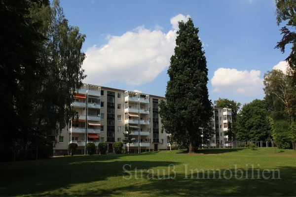 Laminat... Tapete... Türen... alles neu! Und Großer Balkon... in Chemnitz