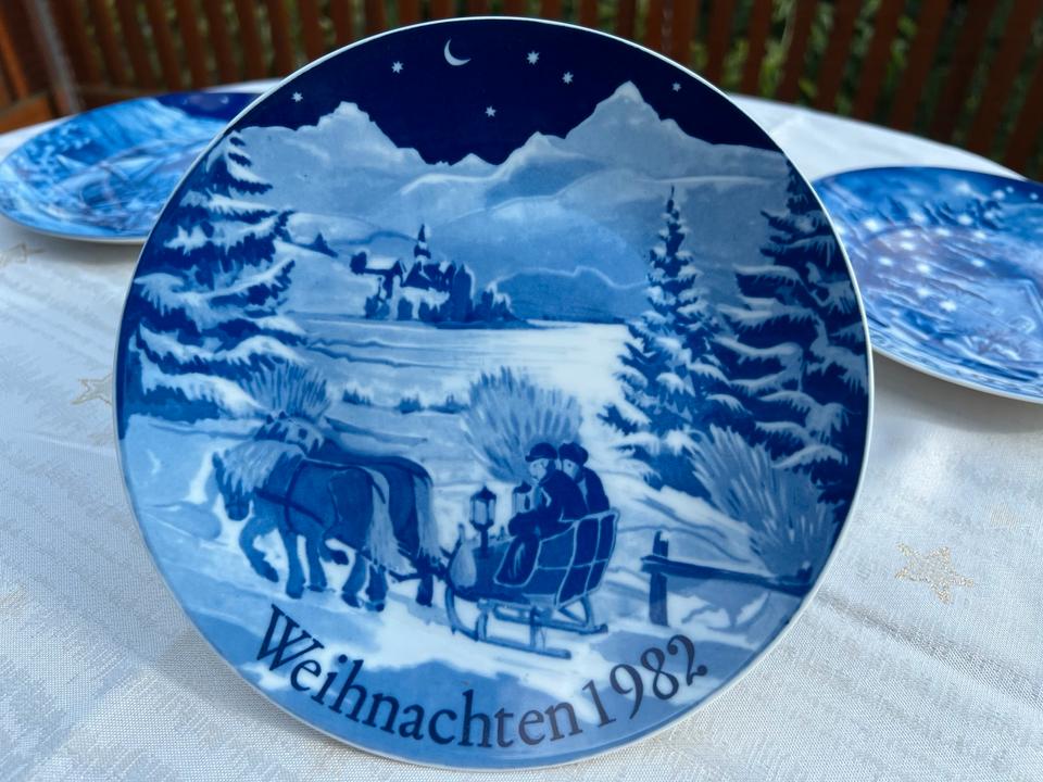 4 Weihnachtsteller Bavaria Echt Kobalt 1982-1985 Christmette in Quierschied
