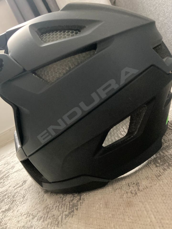 ENDURA FULLHELM in Mönchengladbach