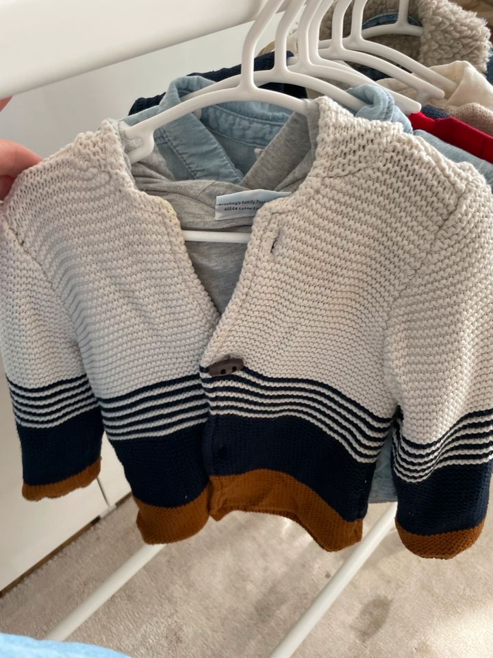 Jungen Kleidung 86-98 Jacken Hemden Tommy Hilfiger Steiff in Bremen