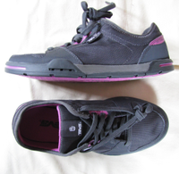 neue TEVA Sneaker grauschwarz pink Gr. W7 / 37,5 * NEU * NP 120€ Hessen - Schotten Vorschau
