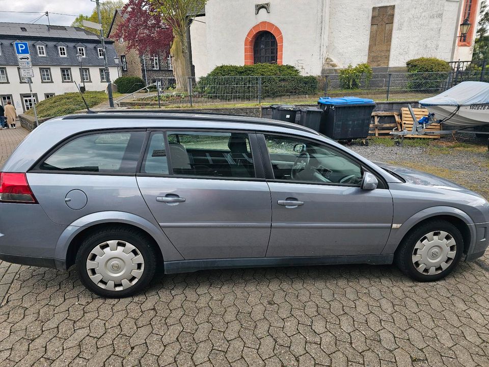 Opel Vectra 2.2 direct in Mendig