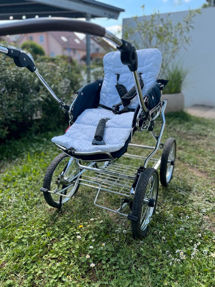 Hesba Corrado Kinderwagen in marine in Öhringen