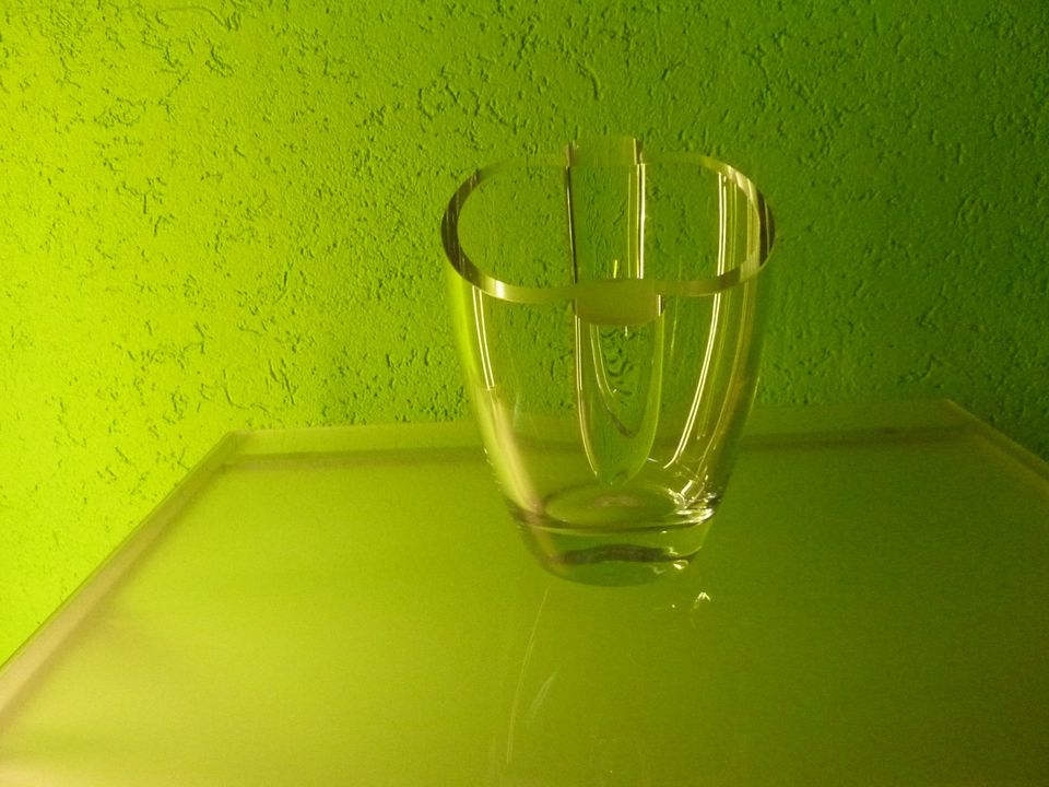 Glas Vase mit sehr schönem Schliff, Vase, schweres Glas in Oberhausen