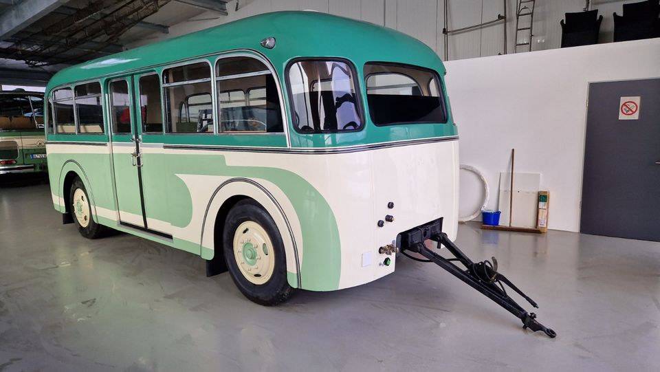 Oldtimer Vermietung Reisebusse Kässbohrer Setra Mercedes VW Opel in Erbach