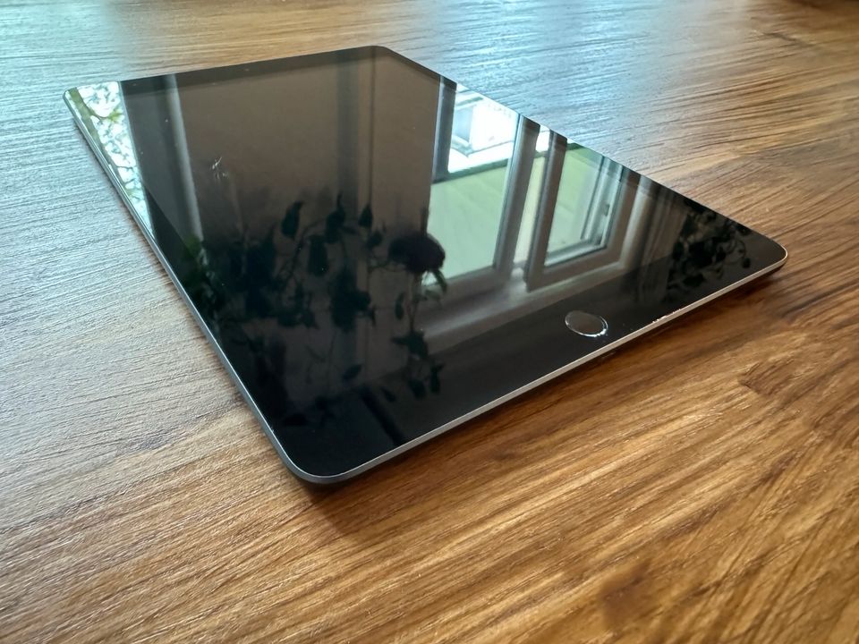 iPad 7. Generation - Sehr guter Zustand in Frankfurt am Main