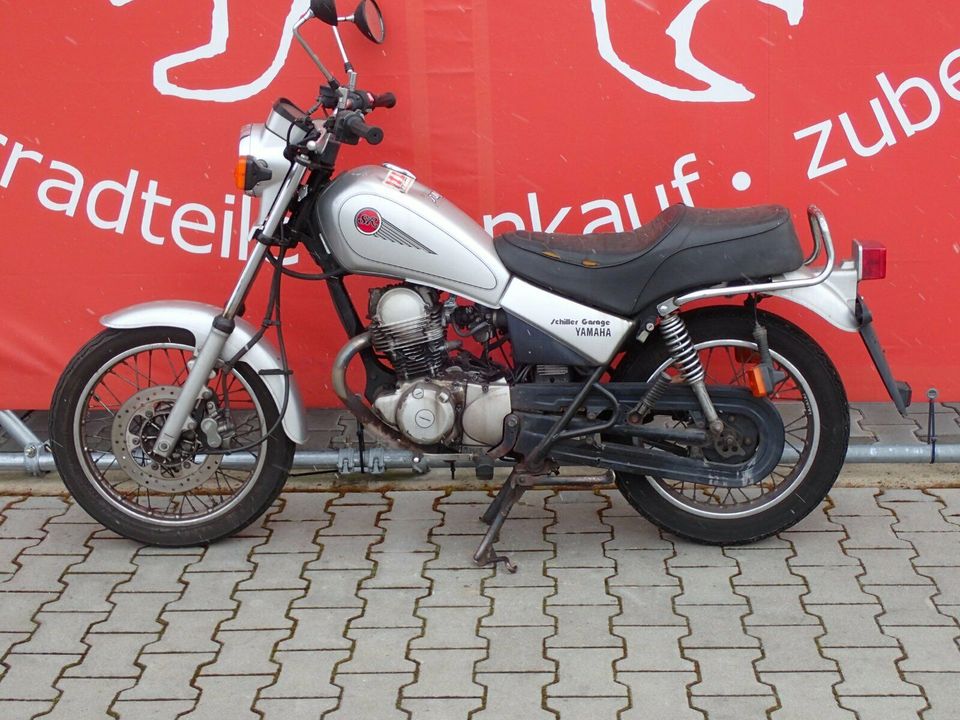 Yamaha SR 125 Teileträger in Mantel