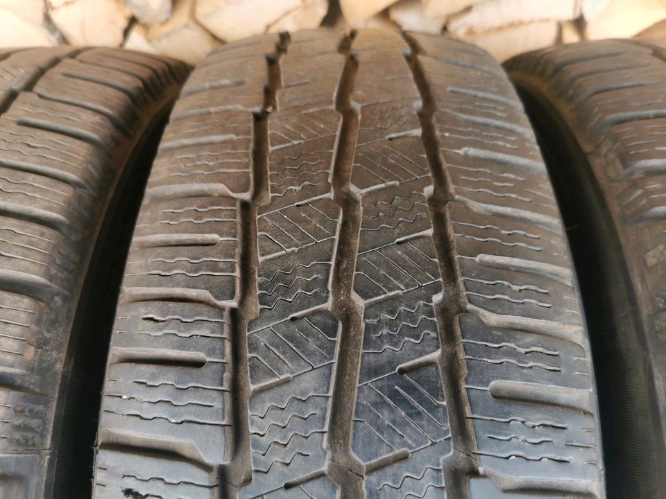 4 Winterreifen 215/60 R17C 109/107T Michelin Agilis 6mm DOT 20 in Rietheim-Weilheim